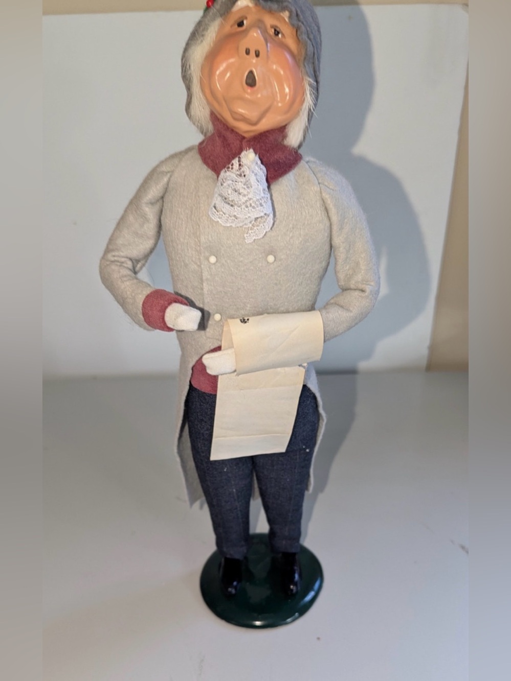 Byers Choice Traditional Caroler Figure Excellent Condition